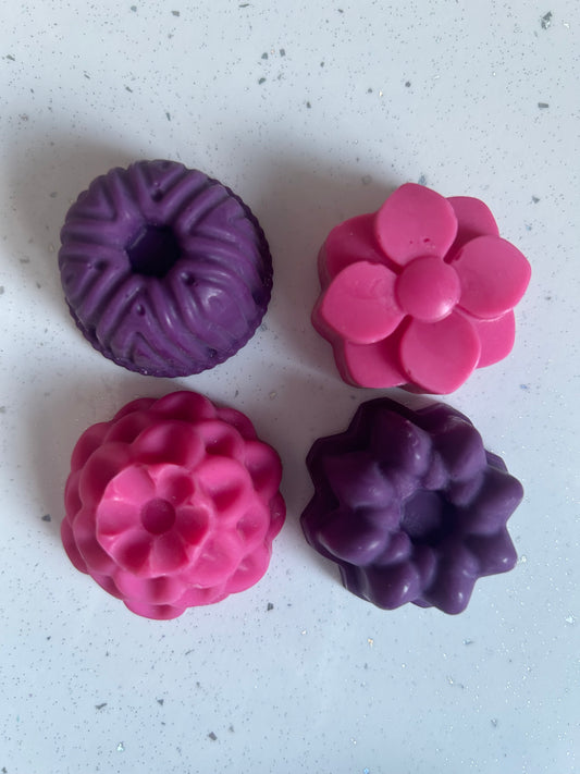 Pk of 4 Shape Wax Melts - Black Plum & Rhubarb